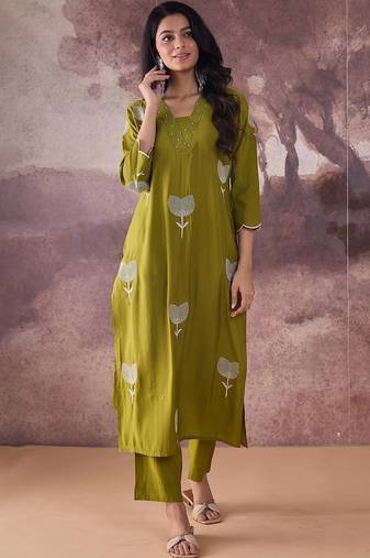 Ethnic Motifs Embroidered Straight Thread Work Kurta With Trouser
