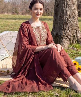 Women Ethnic Motifs Embroidered Empire Thread Work  Cotton Kurta with Trousers & With Dupatta 5
