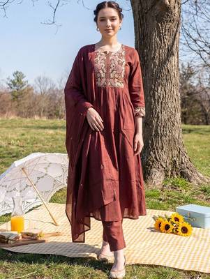 Women Ethnic Motifs Embroidered Empire Thread Work  Cotton Kurta with Trousers & With Dupatta 6