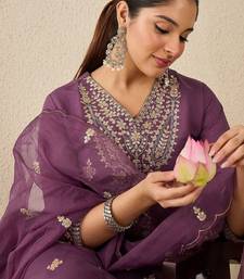 Ethnic Motifs Embroidered Thread Work Straight Kurta With Trousers & Dupatta