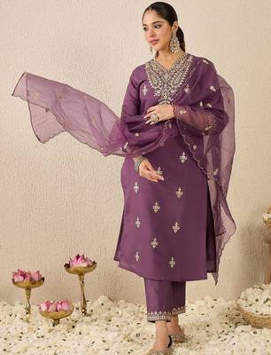 Ethnic Motifs Embroidered Thread Work Straight Kurta With Trousers & Dupatta 1
