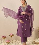 Ethnic Motifs Embroidered Thread Work Straight Kurta With Trousers & Dupatta