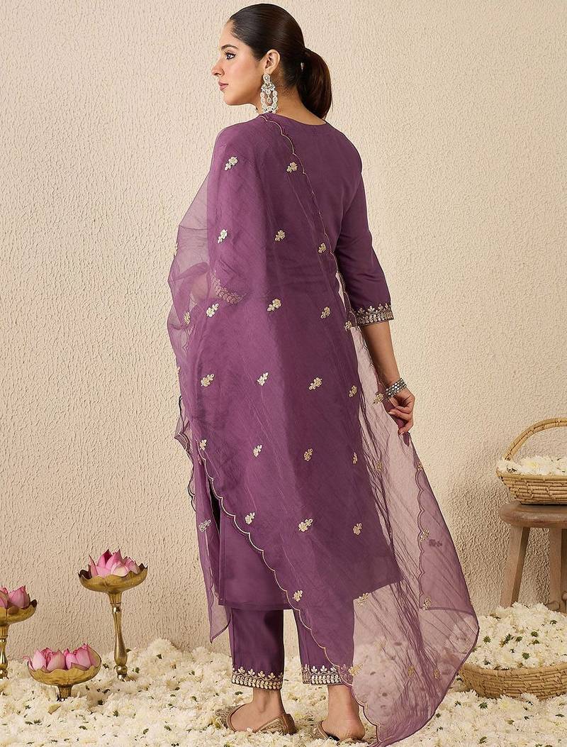 Ethnic Motifs Embroidered Thread Work Straight Kurta With Trousers & Dupatta