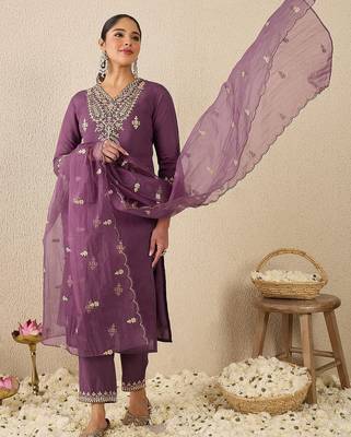 Ethnic Motifs Embroidered Thread Work Straight Kurta With Trousers & Dupatta 5