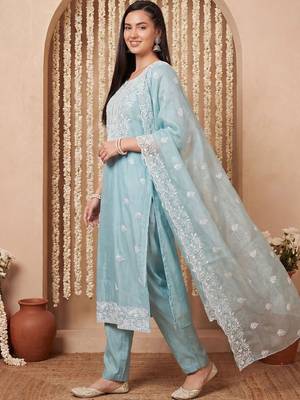 Women Ethnic Motifs Embroidered Regular Chikankari Kurta with Trousers & With Dupatta 1