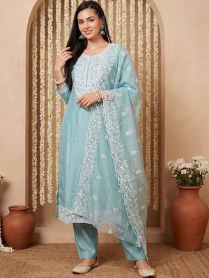 Women Ethnic Motifs Embroidered Regular Chikankari Kurta with Trousers & With Dupatta 2