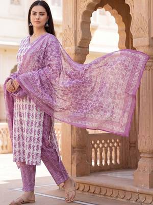 Women Paisley Printed Regular  Cotton Kurta with Trousers & With Dupatta 2