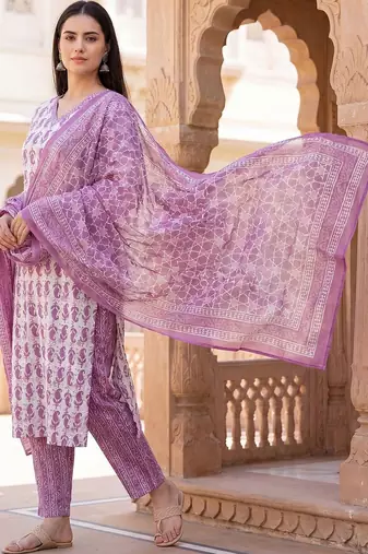 Women Paisley Printed Regular  Cotton Kurta with Trousers & With Dupatta