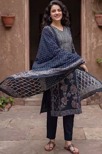 Women Ethnic Motifs Printed Regular  Cotton Kurta with Trousers & With Dupatta