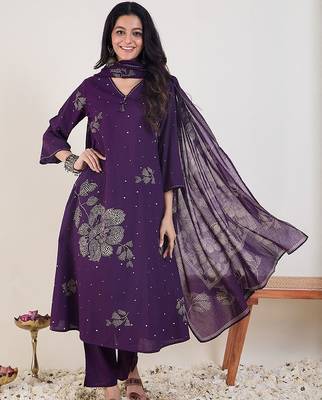 Ethnic Motifs Printed V-Neck  Cotton Anarkali Kurta With Trousers & Dupatta 4