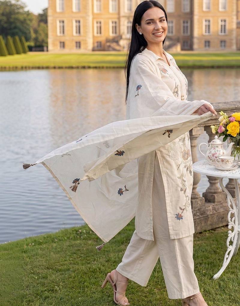 Women Ethnic Motifs Embroidered Regular Thread Work  Cotton Kurta with Trousers & With Dupatta