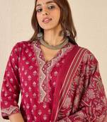 Women Floral Printed Regular V-Neck Kurta with Salwar & Dupatta