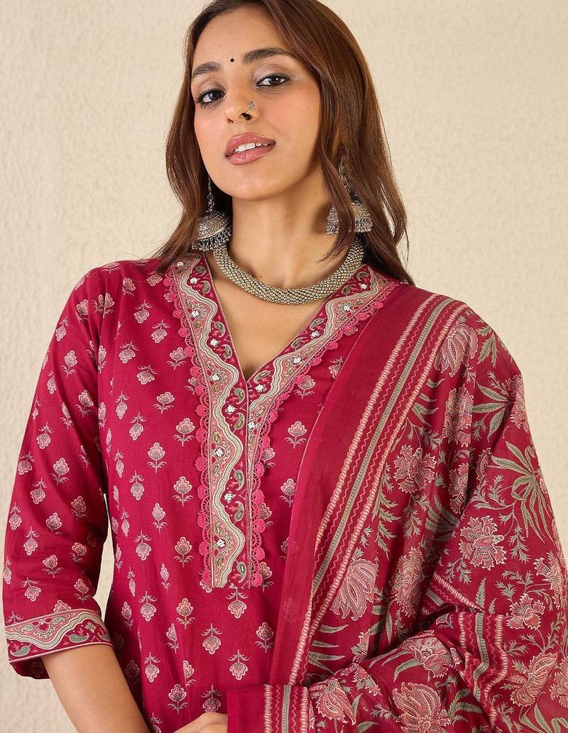 Women Floral Printed Regular V-Neck Kurta with Salwar & Dupatta