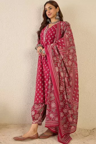 Women Floral Printed Regular V-Neck Kurta with Salwar & Dupatta