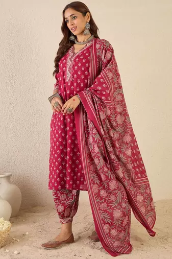 Women Floral Printed Regular V-Neck Kurta with Salwar & Dupatta
