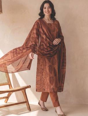 Women Ethnic Motifs Printed Empire Sequinned  Cotton Kurta with Trousers & With Dupatta 3