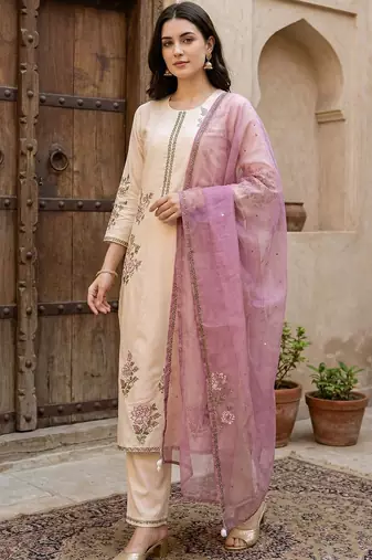 Women Floral Embroidered Regular Thread Work Kurta with Trousers & With Dupatta