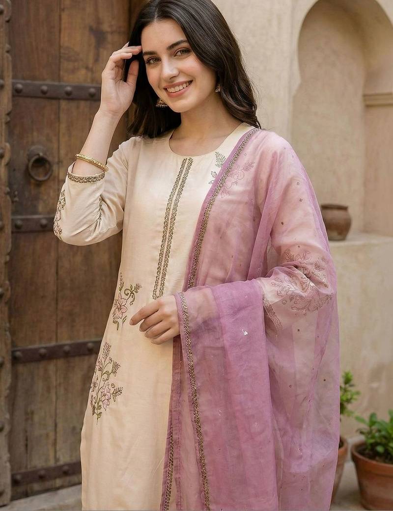 Women Floral Embroidered Regular Thread Work Kurta with Trousers & With Dupatta