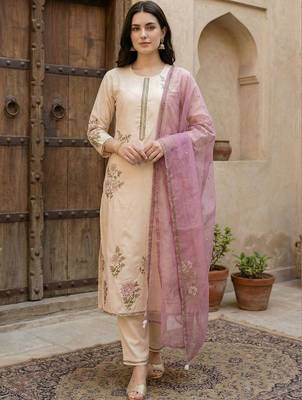 Women Floral Embroidered Regular Thread Work Kurta with Trousers & With Dupatta 5