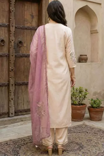 Women Floral Embroidered Regular Thread Work Kurta with Trousers & With Dupatta