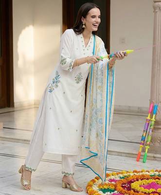 Floral Embroidered Thread Work  Cotton Kurta With Trouser & Dupatta 1