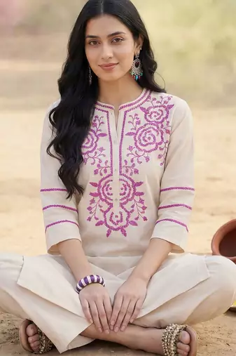 Women Ethnic Motifs Embroidered Regular Thread Work Kurta with Trousers