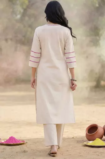 Women Ethnic Motifs Embroidered Regular Thread Work Kurta with Trousers