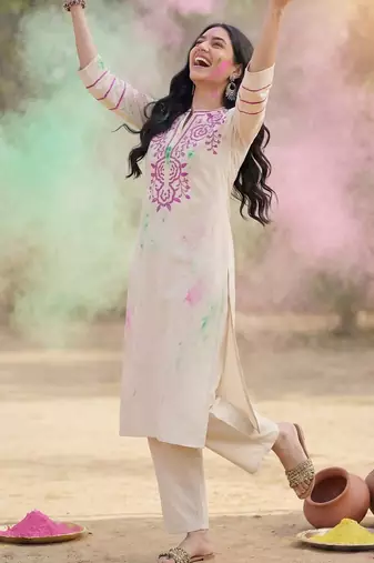 Women Ethnic Motifs Embroidered Regular Thread Work Kurta with Trousers