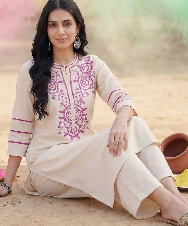 Women Ethnic Motifs Embroidered Regular Thread Work Kurta with Trousers