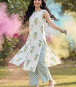 Women Floral Printed Regular  Cotton Kurta with Trousers