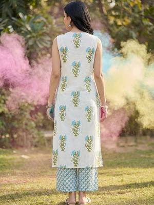 Women Floral Printed Regular  Cotton Kurta with Trousers 4