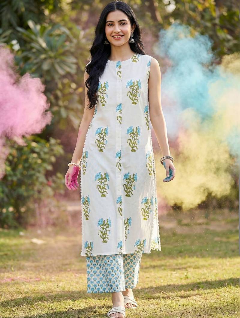 Women Floral Printed Regular  Cotton Kurta with Trousers