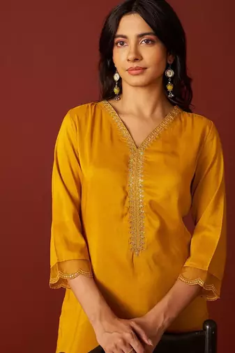 Women Floral Embroidered Kurta with Trousers & Dupatta
