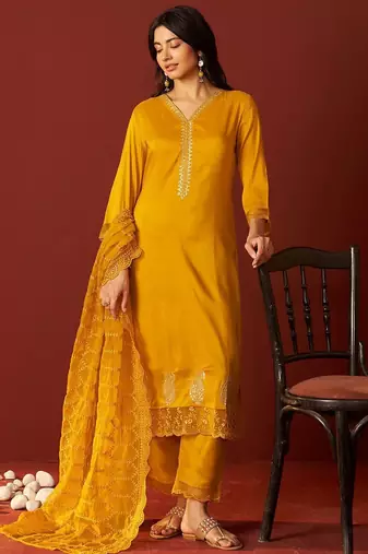 Women Floral Embroidered Kurta with Trousers & Dupatta