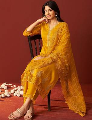 Women Floral Embroidered Kurta with Trousers & Dupatta 6