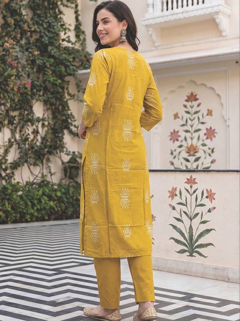 Women Printed Regular  Cotton Kurta with Palazzos & With Dupatta