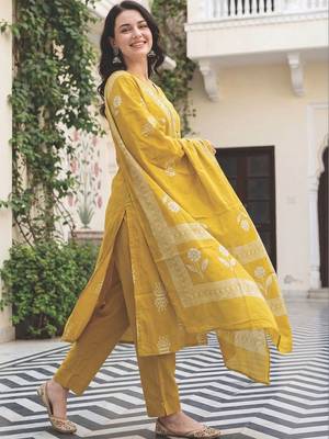 Women Printed Regular  Cotton Kurta with Palazzos & With Dupatta 4