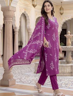 Women Floral Printed Regular Sequinned  Cotton Kurta with Trousers & With Dupatta 3