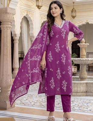 Women Floral Printed Regular Sequinned  Cotton Kurta with Trousers & With Dupatta 6