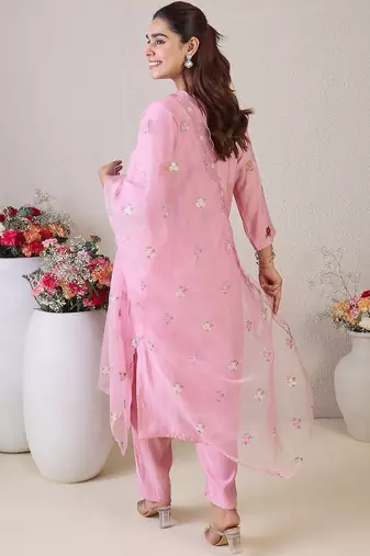 Floral Embroidered Round Neck Thread Work Straight Kurta & Trousers & Dupatta