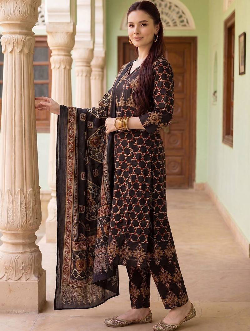 Women Ethnic Motifs Printed Regular  Cotton Kurta with Trousers & With Dupatta