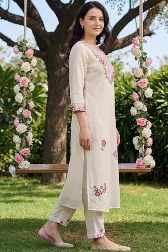 Women Floral Embroidered Regular Thread Work Kurta with Trousers