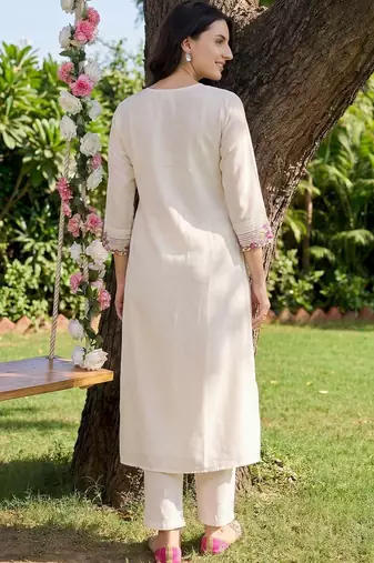Women Floral Embroidered Regular Thread Work Kurta with Trousers