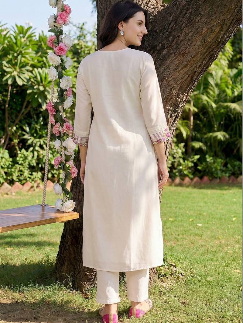 Women Floral Embroidered Regular Thread Work Kurta with Trousers