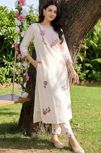 Women Floral Embroidered Regular Thread Work Kurta with Trousers
