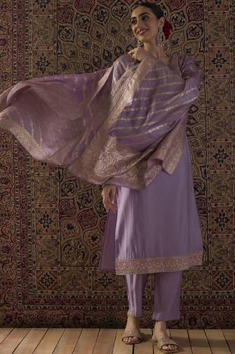 Ethnic Motifs Embroidered Thread Work Straight Kurta With Trousers & Dupatta