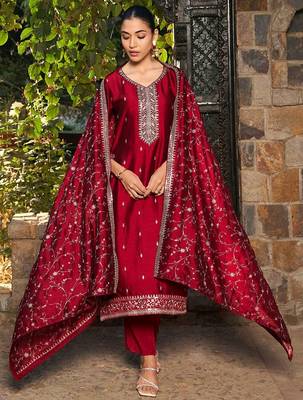 Ethnic Motifs Embroidered V-Neck Thread Work Kurta with Trousers & Dupatta 1