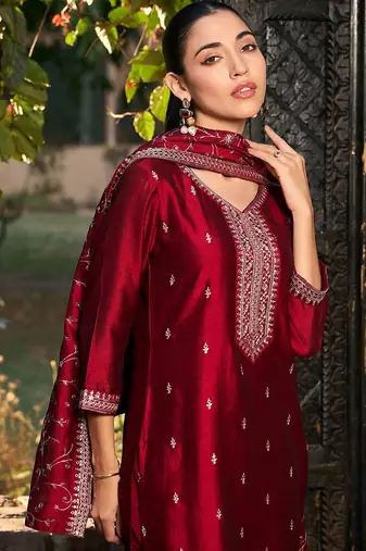 Ethnic Motifs Embroidered V-Neck Thread Work Kurta with Trousers & Dupatta