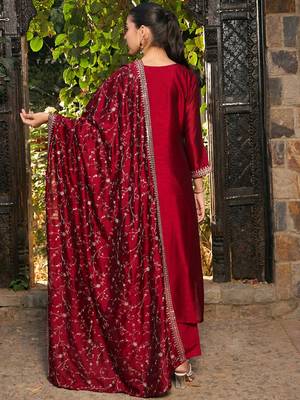 Ethnic Motifs Embroidered V-Neck Thread Work Kurta with Trousers & Dupatta 4