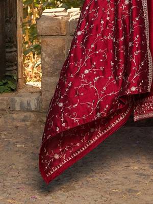 Ethnic Motifs Embroidered V-Neck Thread Work Kurta with Trousers & Dupatta 6